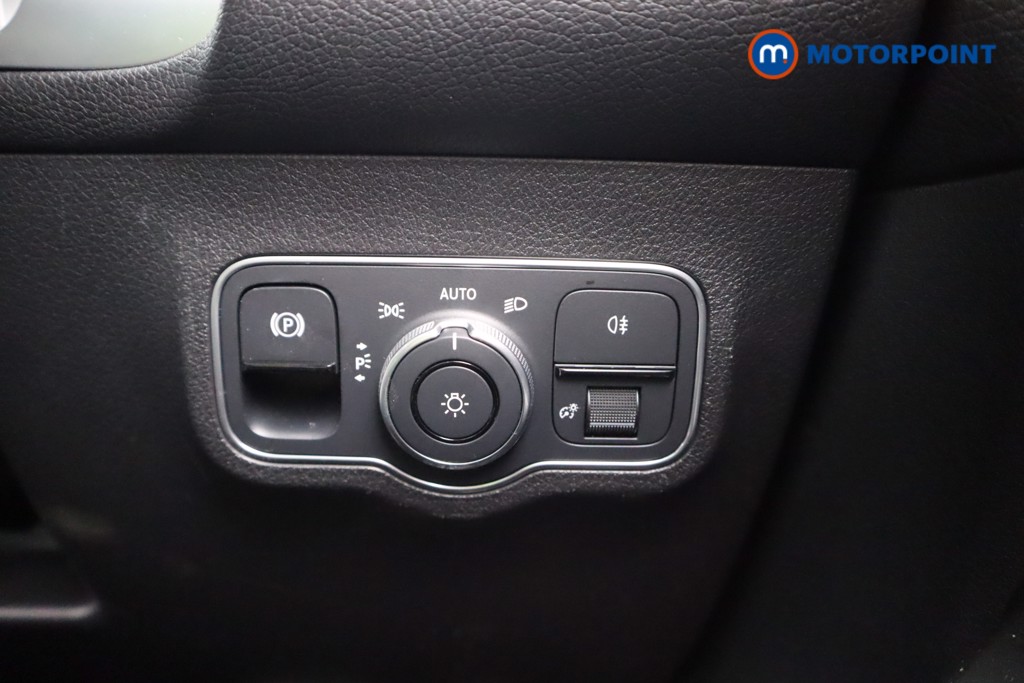 Mercedes-Benz GLB Amg Line Automatic Petrol SUV - Stock Number (1605243) - 10th supplementary image