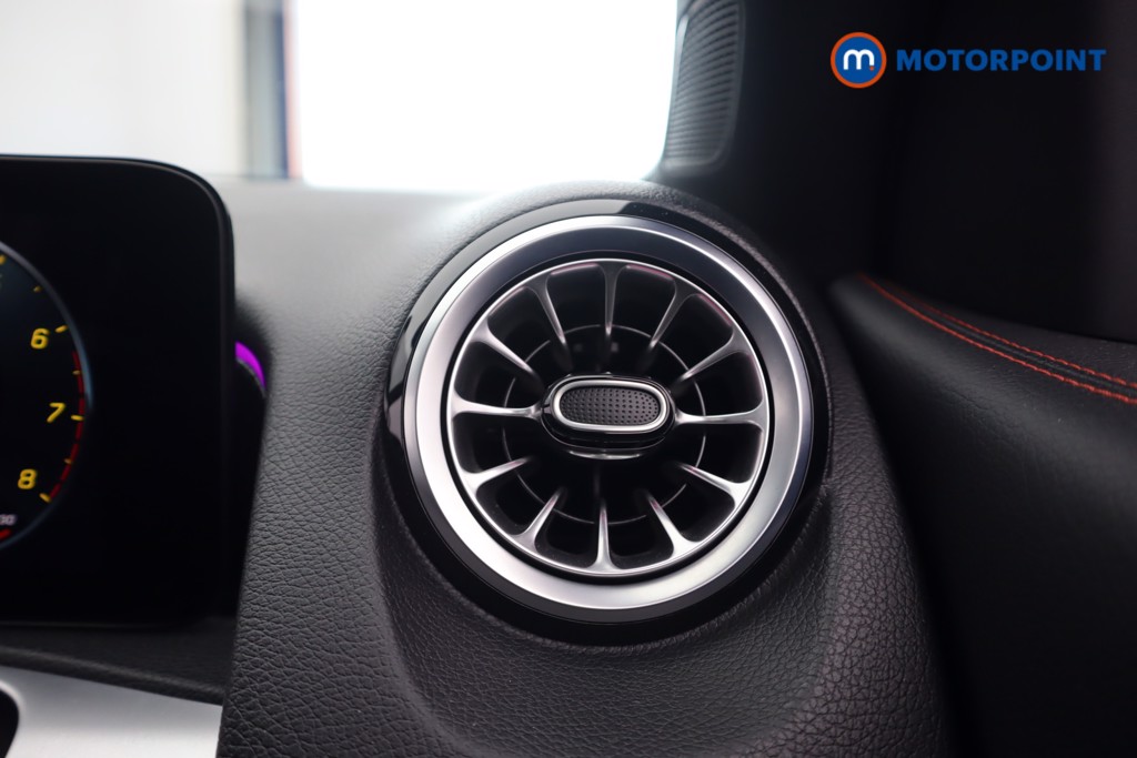 Mercedes-Benz GLB Amg Line Automatic Petrol SUV - Stock Number (1605243) - 11th supplementary image