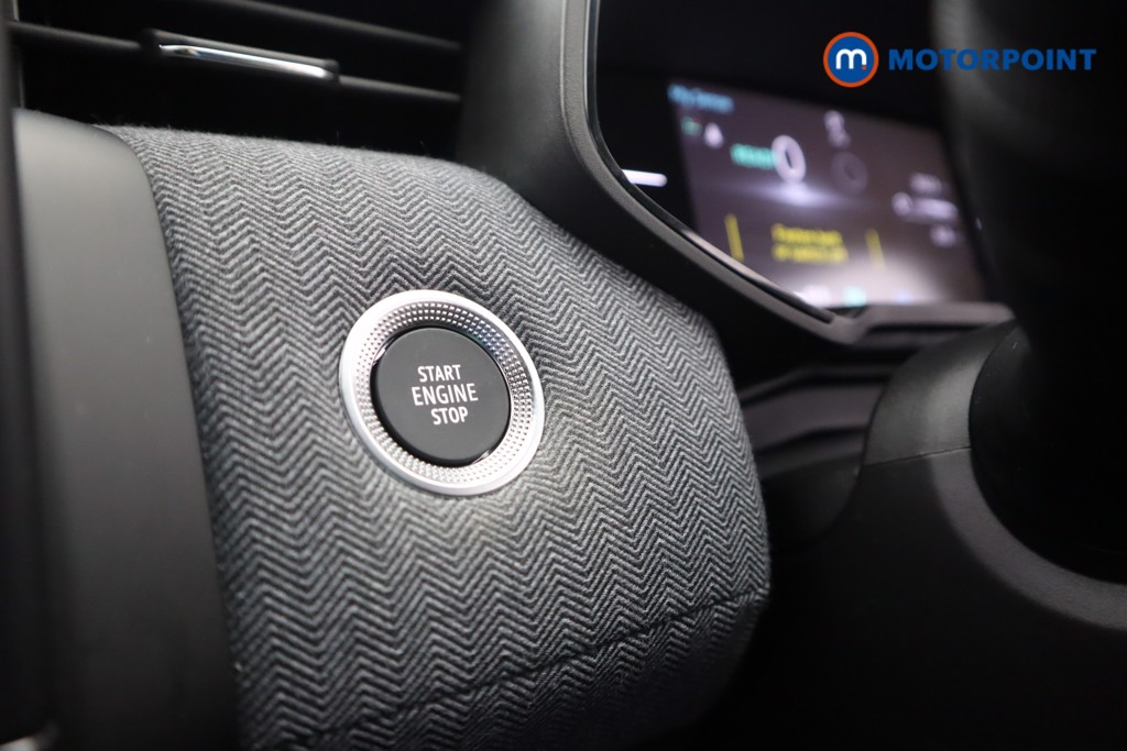 Renault Clio Techno Automatic Petrol-Electric Hybrid Hatchback - Stock Number (1605304) - 13th supplementary image