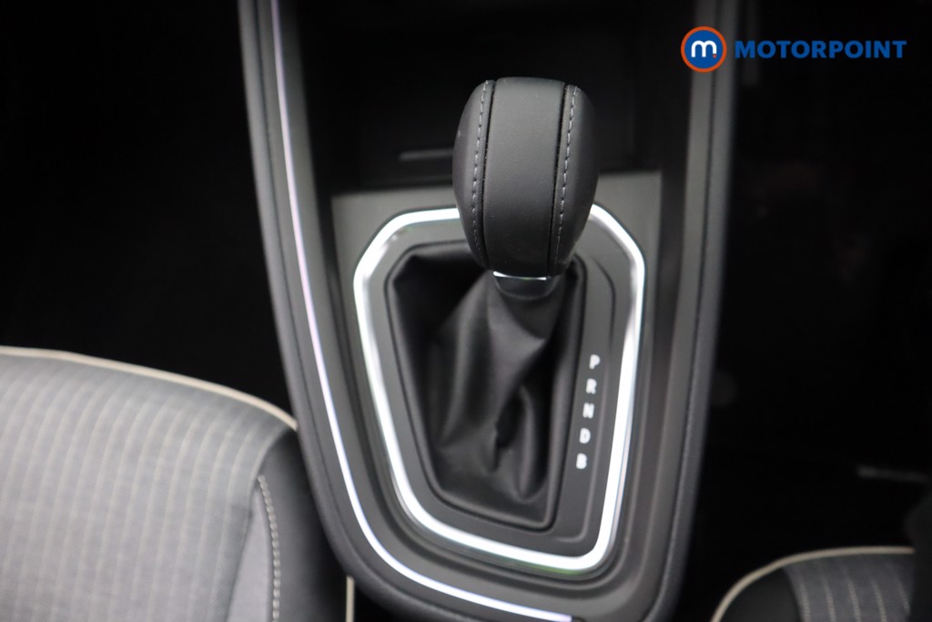 Renault Clio Techno Automatic Petrol-Electric Hybrid Hatchback - Stock Number (1605304) - 18th supplementary image