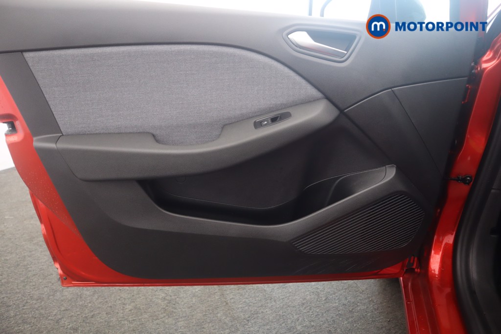 Renault Clio Techno Automatic Petrol-Electric Hybrid Hatchback - Stock Number (1605304) - 39th supplementary image