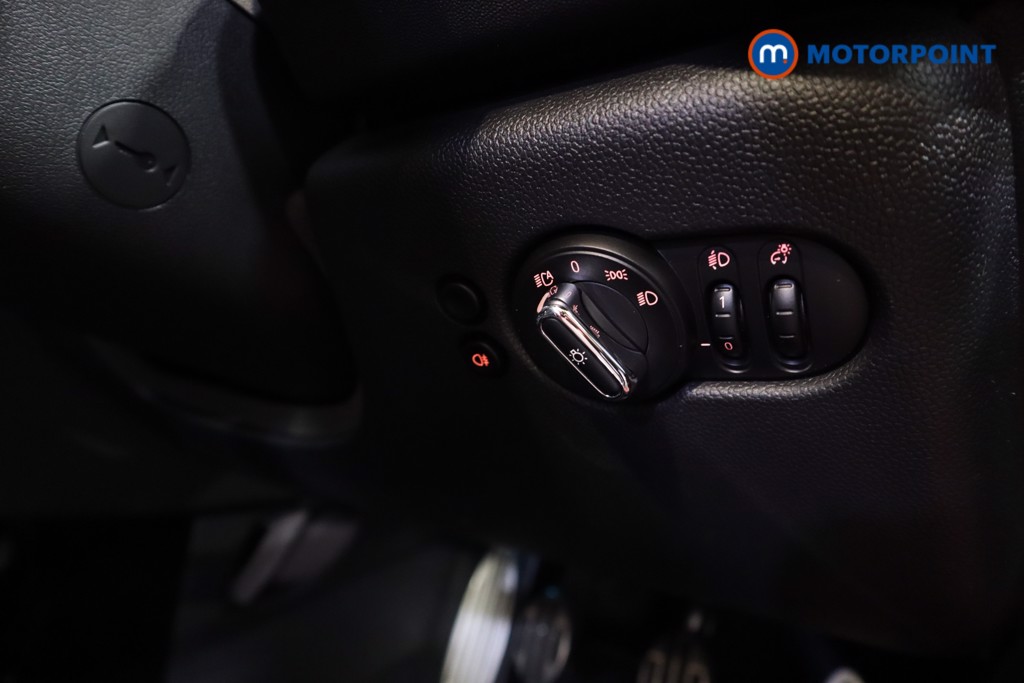 Mini Hatchback Cooper Sport Manual Petrol Hatchback - Stock Number (1605537) - 4th supplementary image