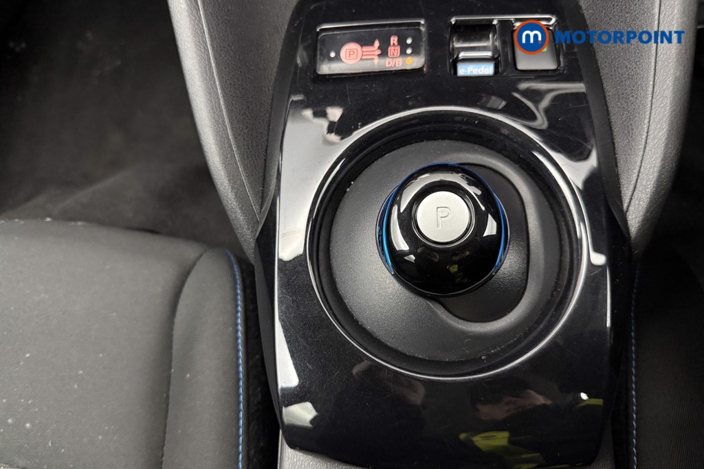 Nissan Leaf N-Connecta Automatic Electric Hatchback - Stock Number (1589308) - 4th supplementary image