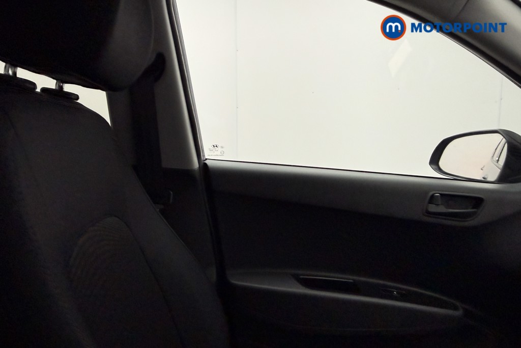 Hyundai I10 Play Manual Petrol Hatchback - Stock Number (1591465) - 9th supplementary image