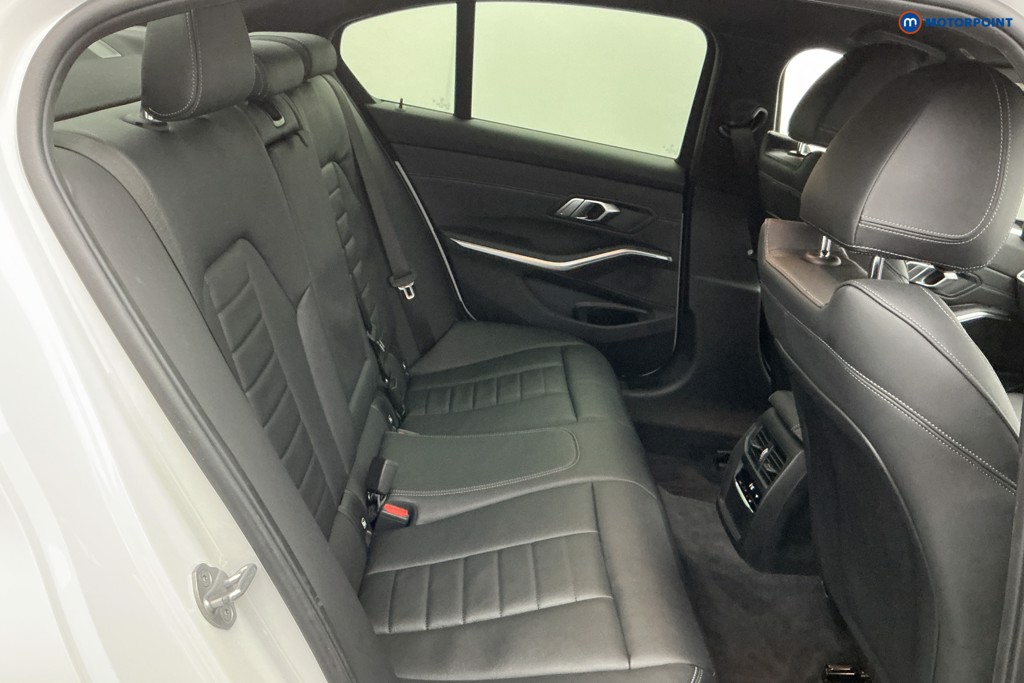 BMW 3 Series M Sport Automatic Petrol Plug-In Hybrid Saloon - Stock Number (1593120) - 5th supplementary image