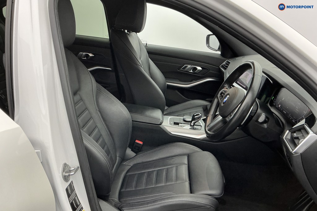 BMW 3 Series M Sport Automatic Petrol Plug-In Hybrid Saloon - Stock Number (1593120) - 6th supplementary image