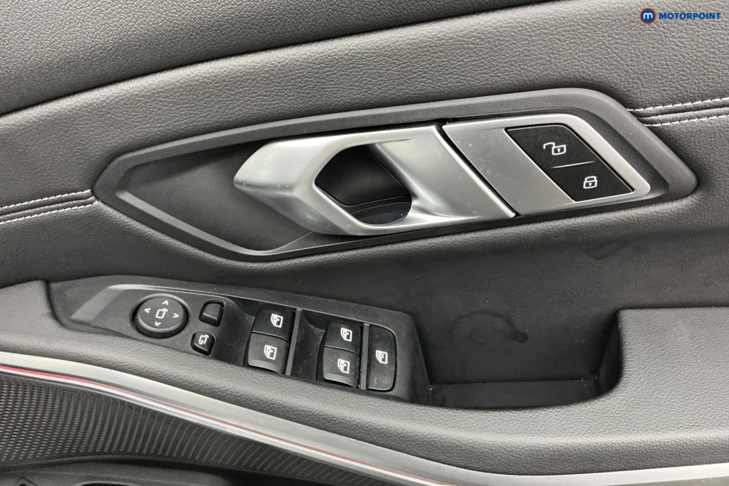 BMW 3 Series M Sport Automatic Petrol Plug-In Hybrid Saloon - Stock Number (1593120) - 23rd supplementary image