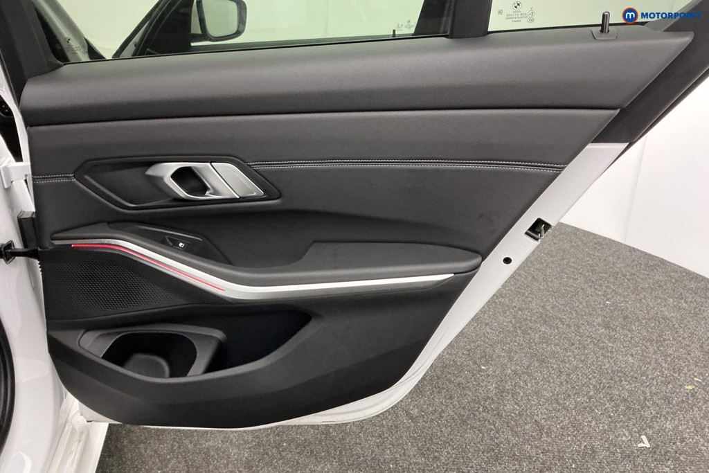 BMW 3 Series M Sport Automatic Petrol Plug-In Hybrid Saloon - Stock Number (1593120) - 25th supplementary image