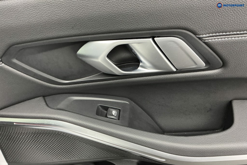 BMW 3 Series M Sport Automatic Petrol Plug-In Hybrid Saloon - Stock Number (1593120) - 26th supplementary image