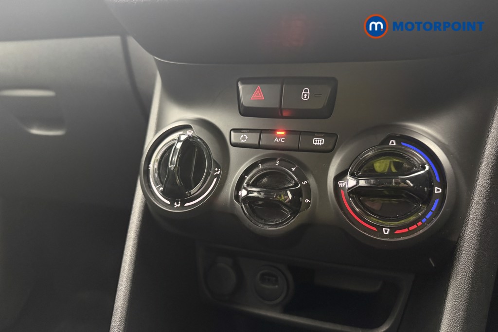Peugeot 208 Signature Manual Petrol Hatchback - Stock Number (1593260) - 12th supplementary image
