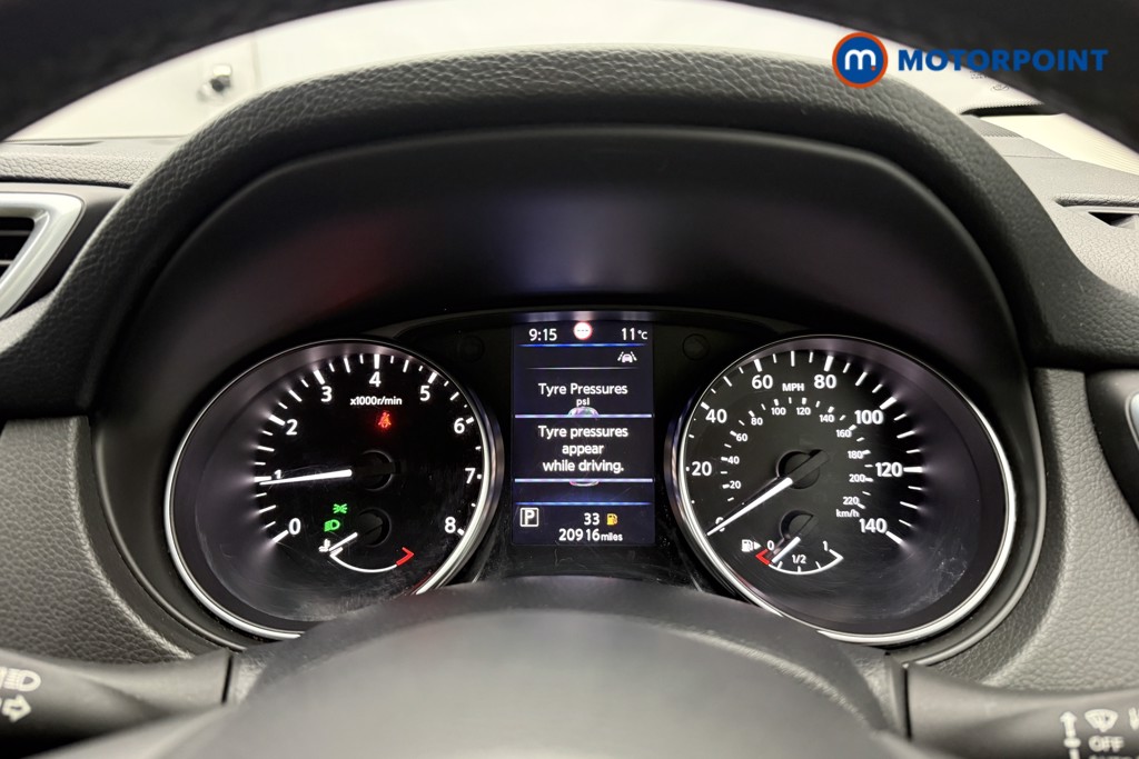 Nissan Qashqai Acenta Premium Automatic Petrol SUV - Stock Number (1593346) - 9th supplementary image