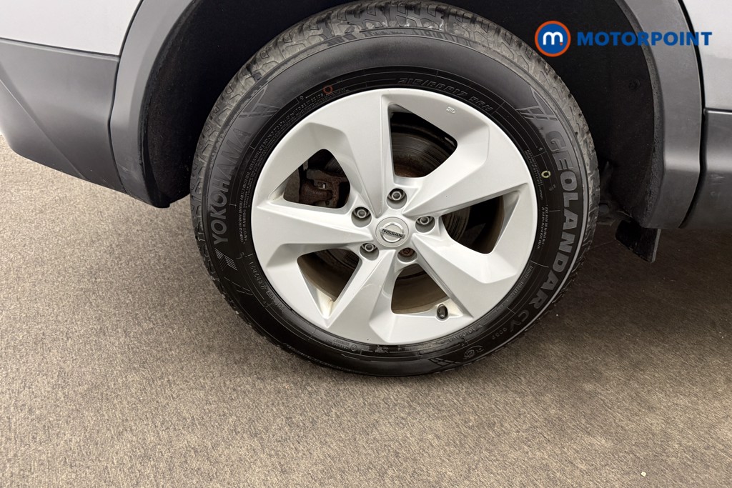 Nissan Qashqai Acenta Premium Automatic Petrol SUV - Stock Number (1593346) - 23rd supplementary image