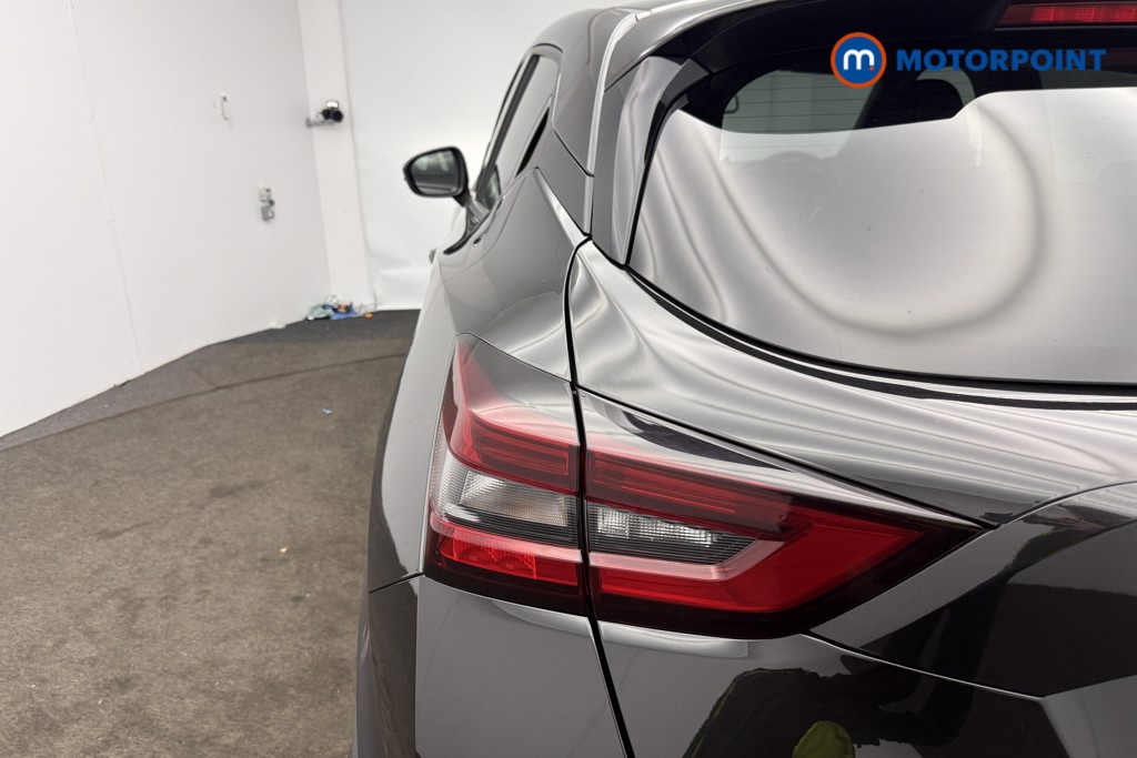 Nissan Juke N-Connecta Automatic Petrol SUV - Stock Number (1595558) - 6th supplementary image