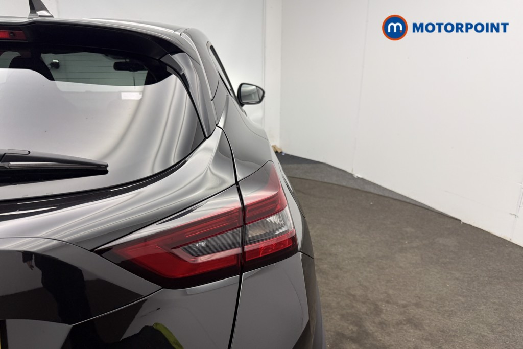 Nissan Juke N-Connecta Automatic Petrol SUV - Stock Number (1595558) - 9th supplementary image