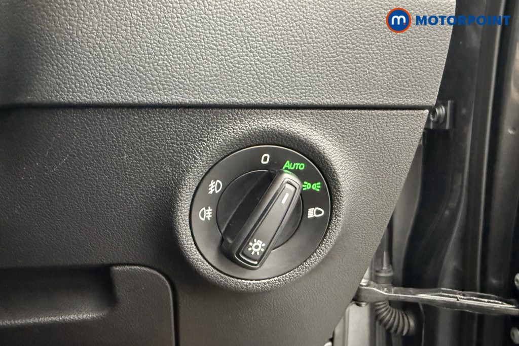 Skoda Karoq Se Drive Manual Petrol SUV - Stock Number (1599369) - 17th supplementary image