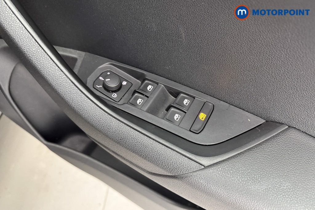 Skoda Karoq Se Drive Manual Petrol SUV - Stock Number (1599369) - 19th supplementary image