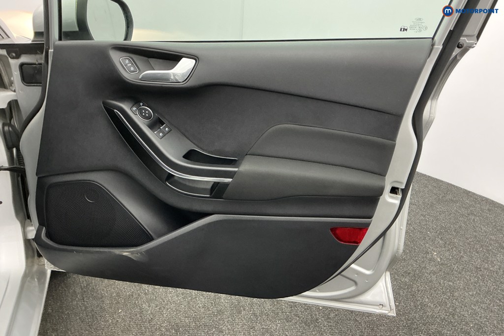 Ford Fiesta Zetec Manual Petrol Hatchback - Stock Number (1599570) - 22nd supplementary image