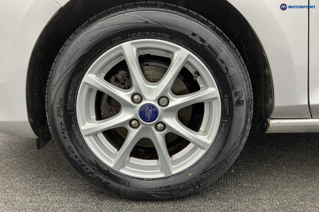 Ford Fiesta Zetec Manual Petrol Hatchback - Stock Number (1599570) - 34th supplementary image