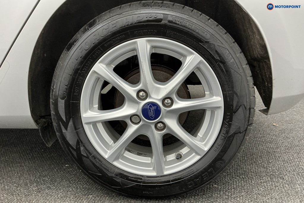 Ford Fiesta Zetec Manual Petrol Hatchback - Stock Number (1599570) - 35th supplementary image