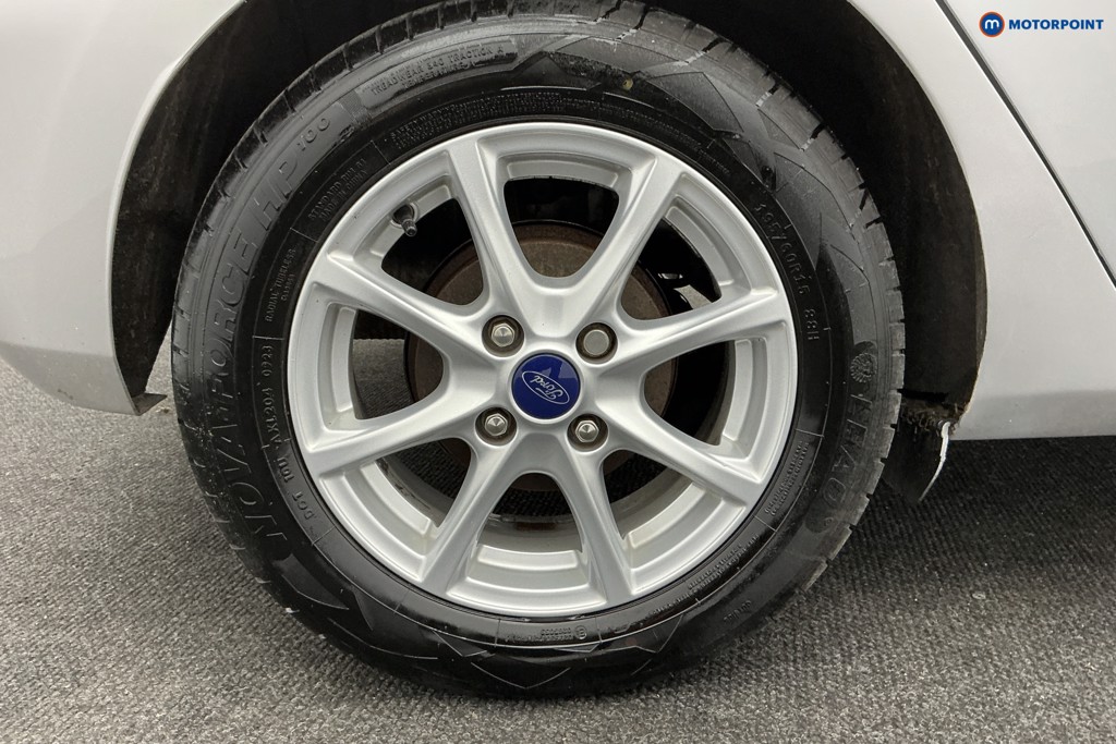 Ford Fiesta Zetec Manual Petrol Hatchback - Stock Number (1599570) - 36th supplementary image