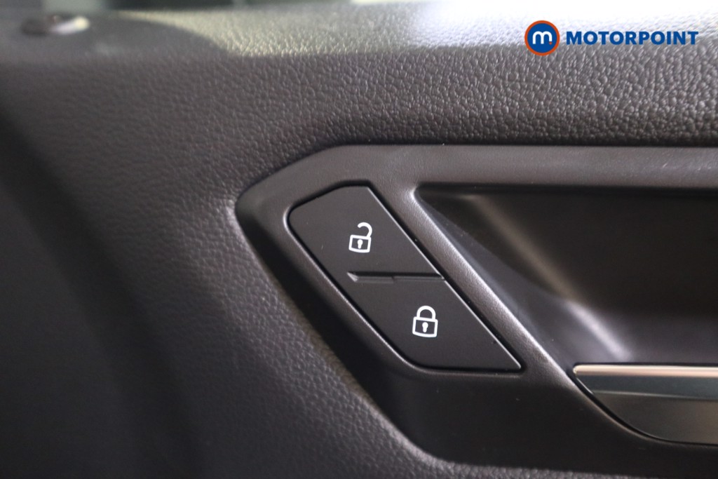 Volkswagen T-Roc Black Edition Manual Petrol SUV - Stock Number (1600498) - 12th supplementary image