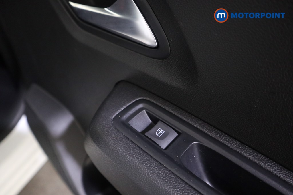 Dacia Sandero Comfort Manual Petrol Hatchback - Stock Number (1601000) - 13th supplementary image