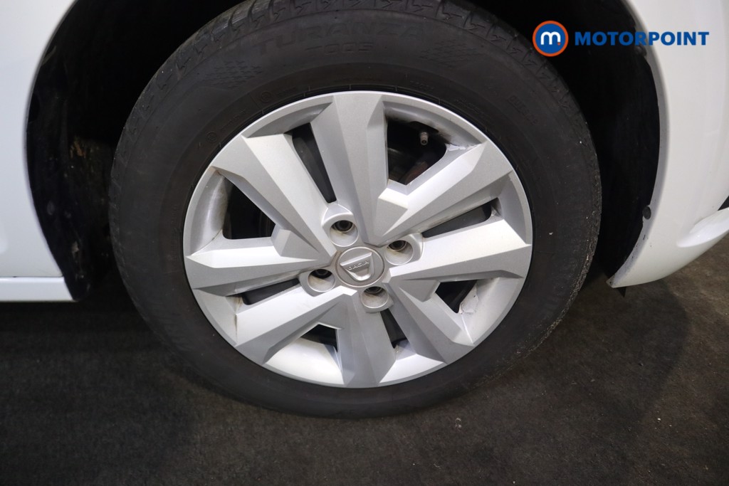 Dacia Sandero Comfort Manual Petrol Hatchback - Stock Number (1601000) - 16th supplementary image