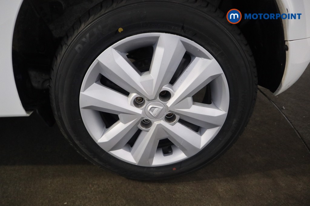 Dacia Sandero Comfort Manual Petrol Hatchback - Stock Number (1601000) - 18th supplementary image