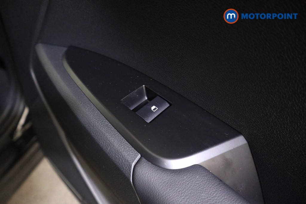 KIA Sportage Pure Automatic Petrol-Electric Hybrid SUV - Stock Number (1601536) - 16th supplementary image