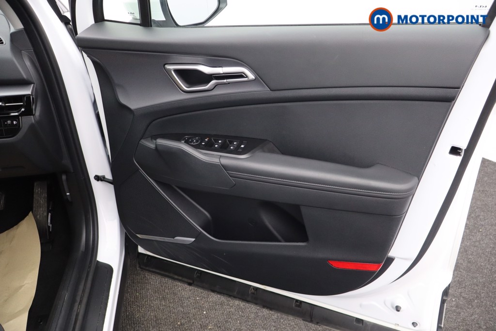 KIA Sportage Pure Automatic Petrol-Electric Hybrid SUV - Stock Number (1601538) - 12th supplementary image