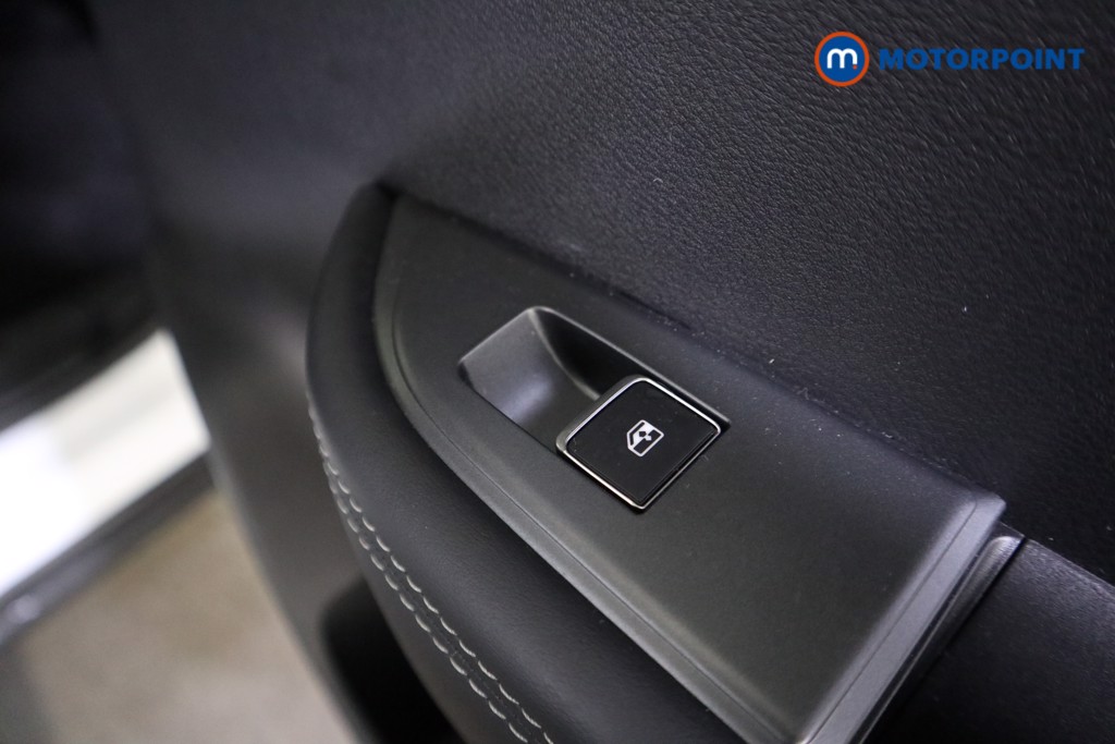 Nissan Qashqai N-Connecta Automatic Petrol-Electric Hybrid SUV - Stock Number (1602833) - 17th supplementary image