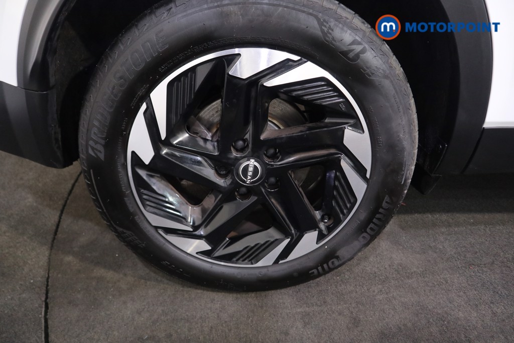 Nissan Qashqai N-Connecta Automatic Petrol-Electric Hybrid SUV - Stock Number (1602833) - 19th supplementary image