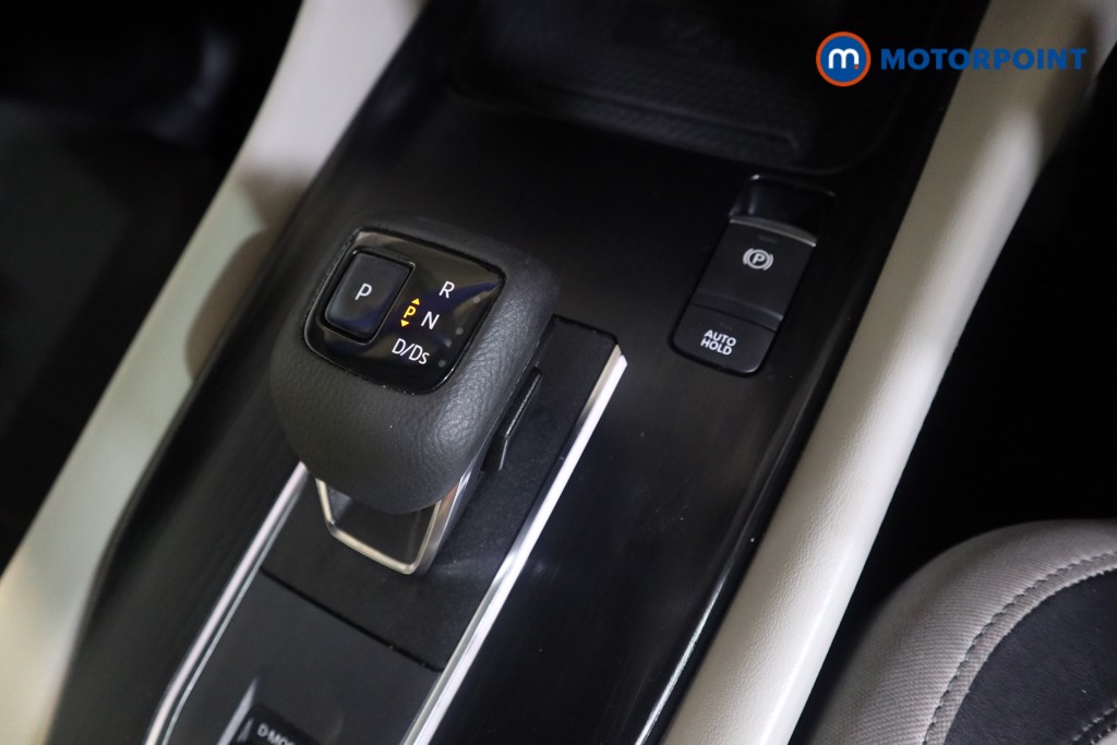 Nissan Qashqai Tekna Automatic Petrol SUV - Stock Number (1602952) - 9th supplementary image