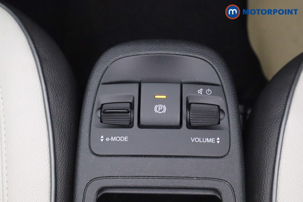 Fiat 500 La Prima Automatic Electric Convertible - Stock Number (1603045) - 10th supplementary image