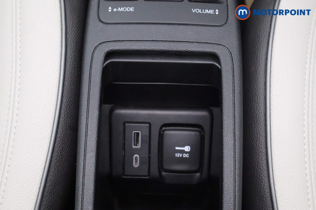 Fiat 500 La Prima Automatic Electric Convertible - Stock Number (1603045) - 11th supplementary image