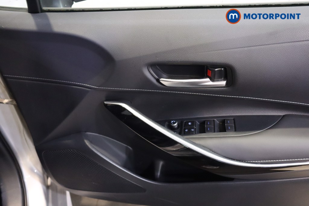 Toyota Corolla Design Automatic Petrol-Electric Hybrid Hatchback - Stock Number (1603379) - 9th supplementary image