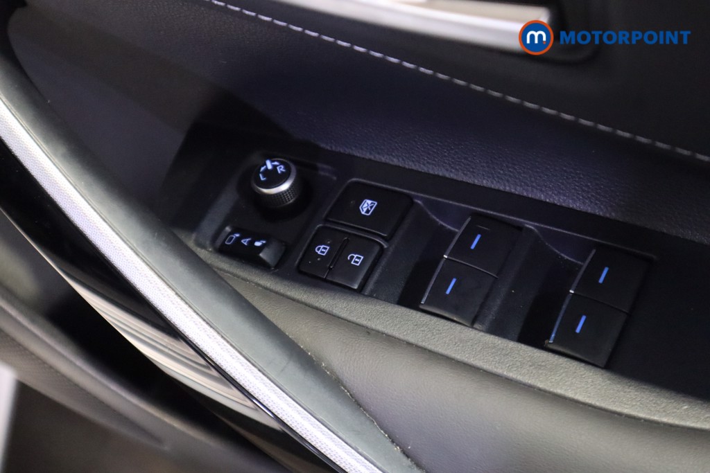 Toyota Corolla Design Automatic Petrol-Electric Hybrid Hatchback - Stock Number (1603379) - 11th supplementary image