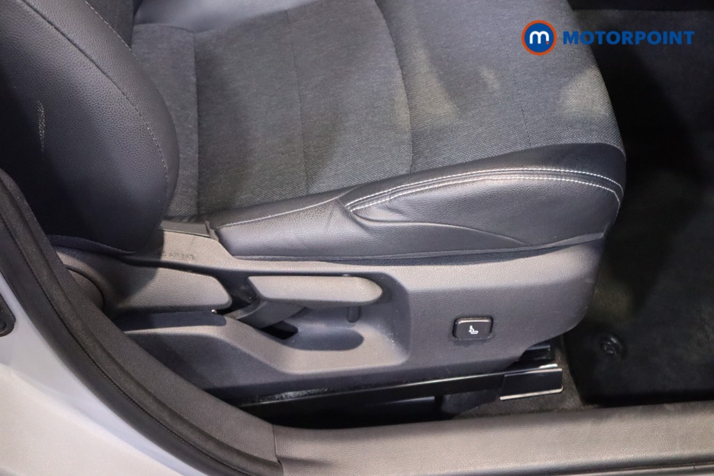 Toyota Corolla Design Automatic Petrol-Electric Hybrid Hatchback - Stock Number (1603379) - 16th supplementary image