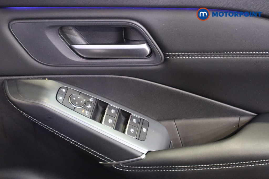 Nissan Qashqai N-Connecta Manual Petrol SUV - Stock Number (1603585) - 14th supplementary image