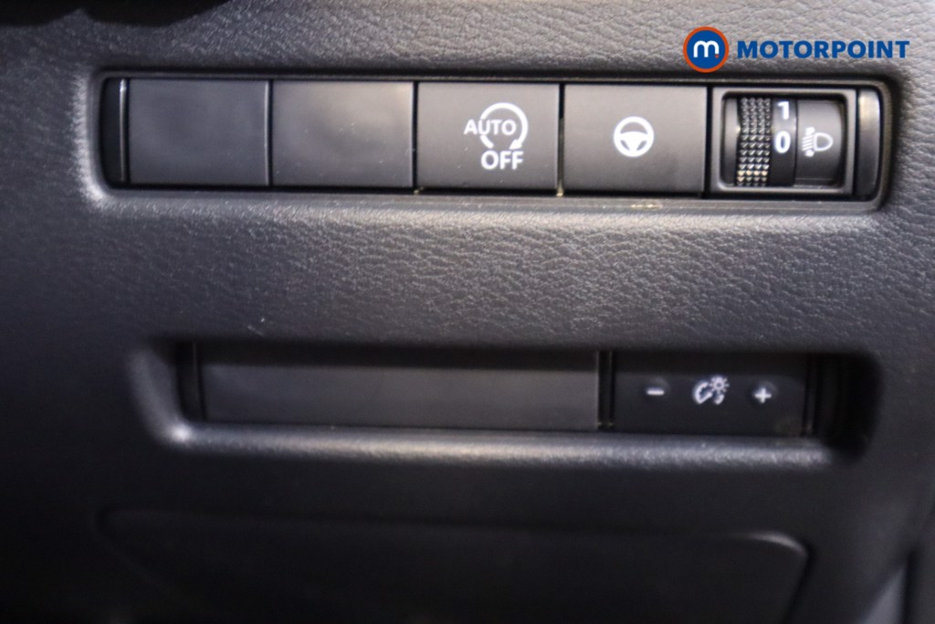 Nissan Qashqai N-Connecta Manual Petrol SUV - Stock Number (1603585) - 16th supplementary image