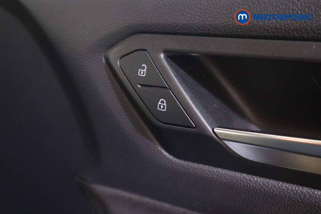 Volkswagen T-Roc Life Manual Petrol SUV - Stock Number (1603751) - 11th supplementary image