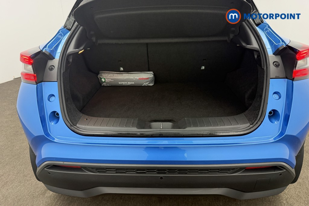 Nissan Juke Tekna Manual Petrol SUV - Stock Number (1604813) - 5th supplementary image