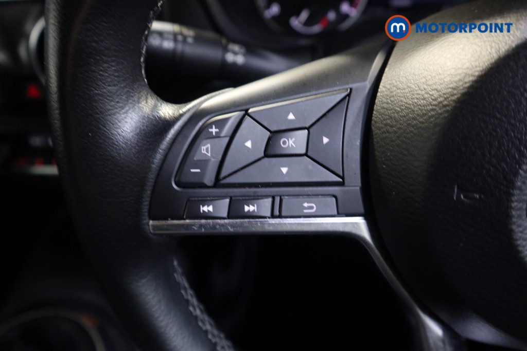 Nissan Juke N-Connecta Manual Petrol SUV - Stock Number (1566958) - 3rd supplementary image