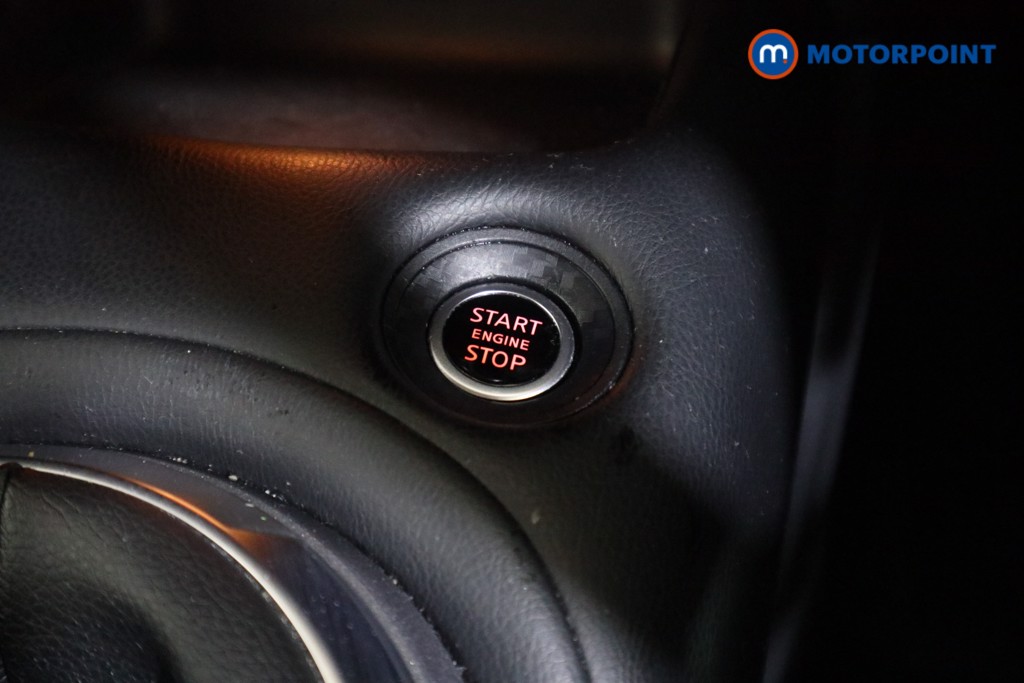 Nissan Juke N-Connecta Manual Petrol SUV - Stock Number (1566958) - 8th supplementary image