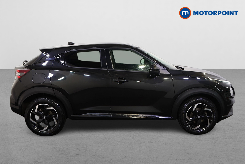 Nissan Juke N-Connecta Manual Petrol SUV - Stock Number (1566958) - Drivers side