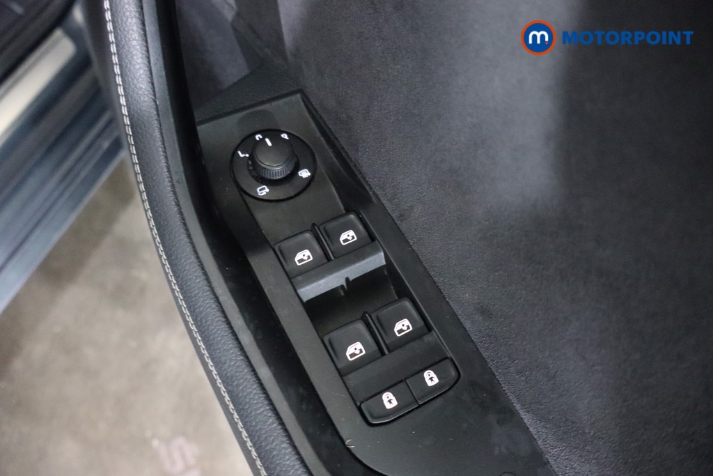 Skoda Superb Sport Line Plus Automatic Diesel Hatchback - Stock Number (1593073) - 19th supplementary image