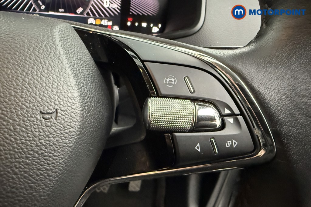 Skoda Karoq Se Drive Manual Petrol SUV - Stock Number (1599365) - 5th supplementary image