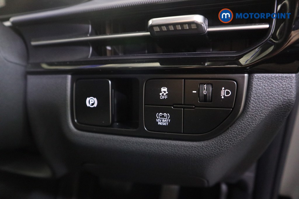 KIA Sportage Pure Automatic Petrol-Electric Hybrid SUV - Stock Number (1602017) - 12th supplementary image