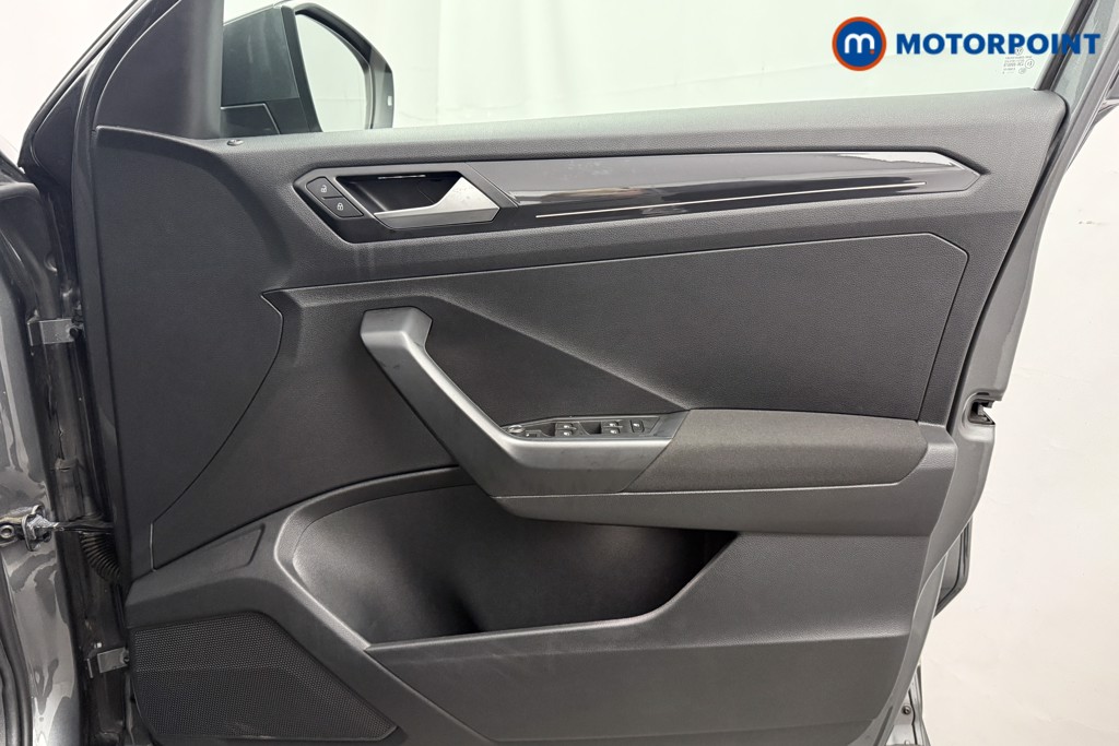 Volkswagen T-Roc SEL Automatic Petrol SUV - Stock Number (1602053) - 17th supplementary image