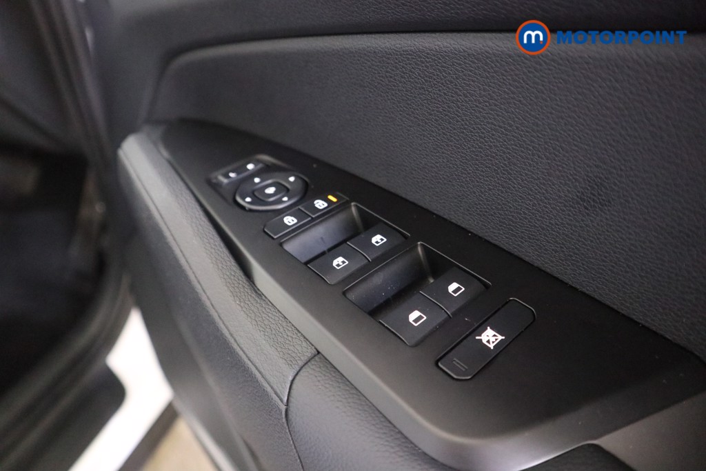 KIA Sportage Pure Automatic Petrol-Electric Hybrid SUV - Stock Number (1602308) - 13th supplementary image